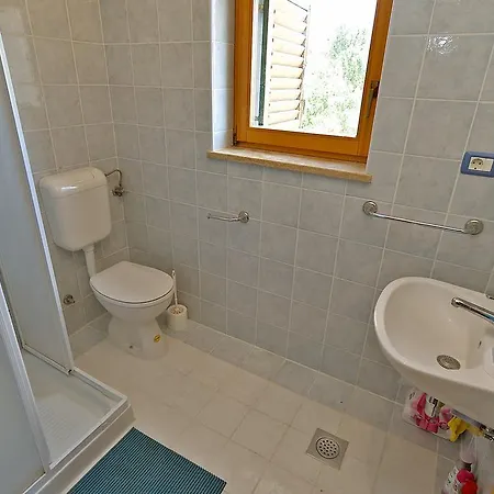 Maja 642 *